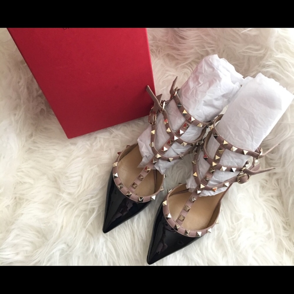 🛑Keeping🛑Valentino black rocstud kitten heels 37